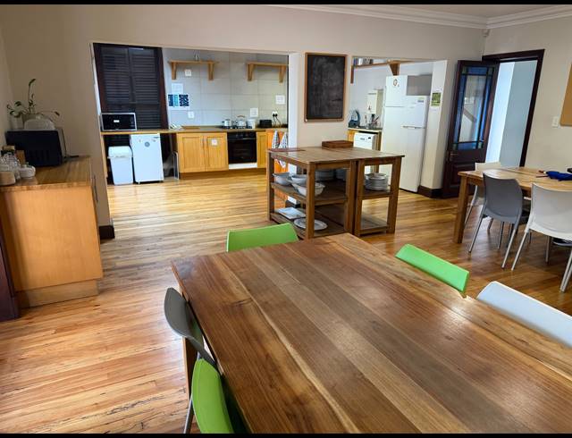 106.60M² BUILDING TO LET IN KENILWORTH